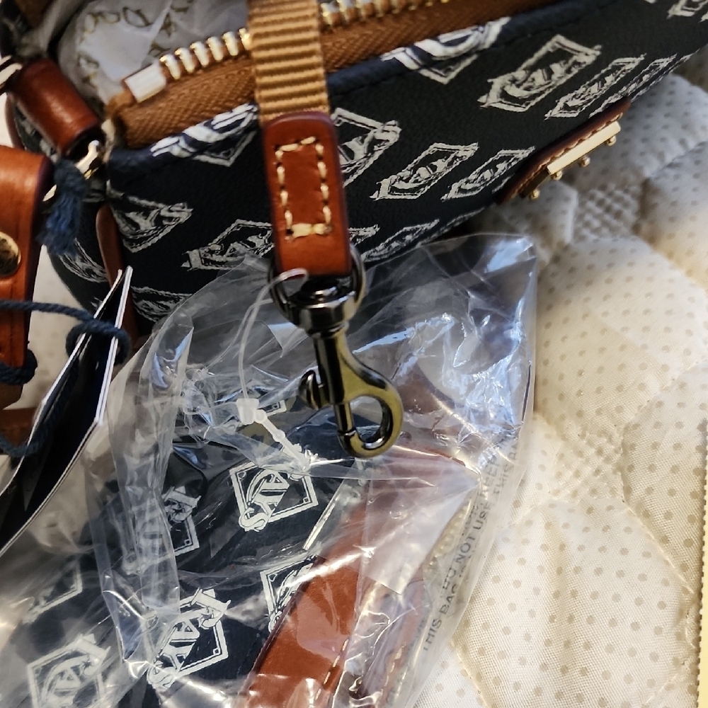 Tampa Bay Rays Dooney & Bourke Top Zip Crossbody Purse - Picture 11 of 12